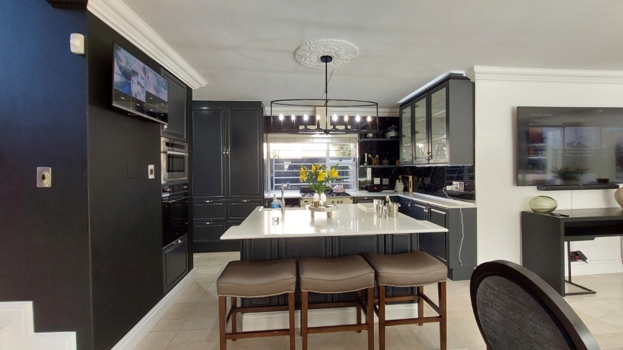 5 Bedroom Property for Sale in Sunset Beach Western Cape